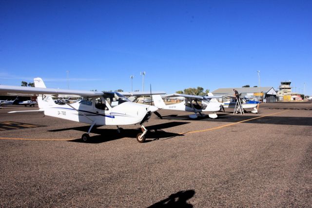 AEROPRAKT A-32 Vixxen (23-8770) - The Vixxen and the 2 Tecnams at Alice Springs NT on the way to Ayres Rock July 2017