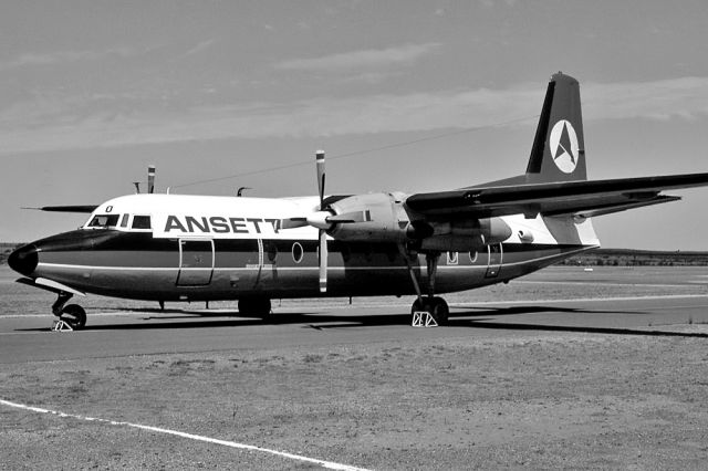 FAIRCHILD HILLER FH-227 (VH-MMO) - ANSETT - FOKKER F-27-200 - REG : VH-MMO (CN 10146) - BROKEN HILL NSW. AUSTRALIA - YBHI 22/3/1980