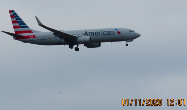 Boeing 737-800 (N926AN)