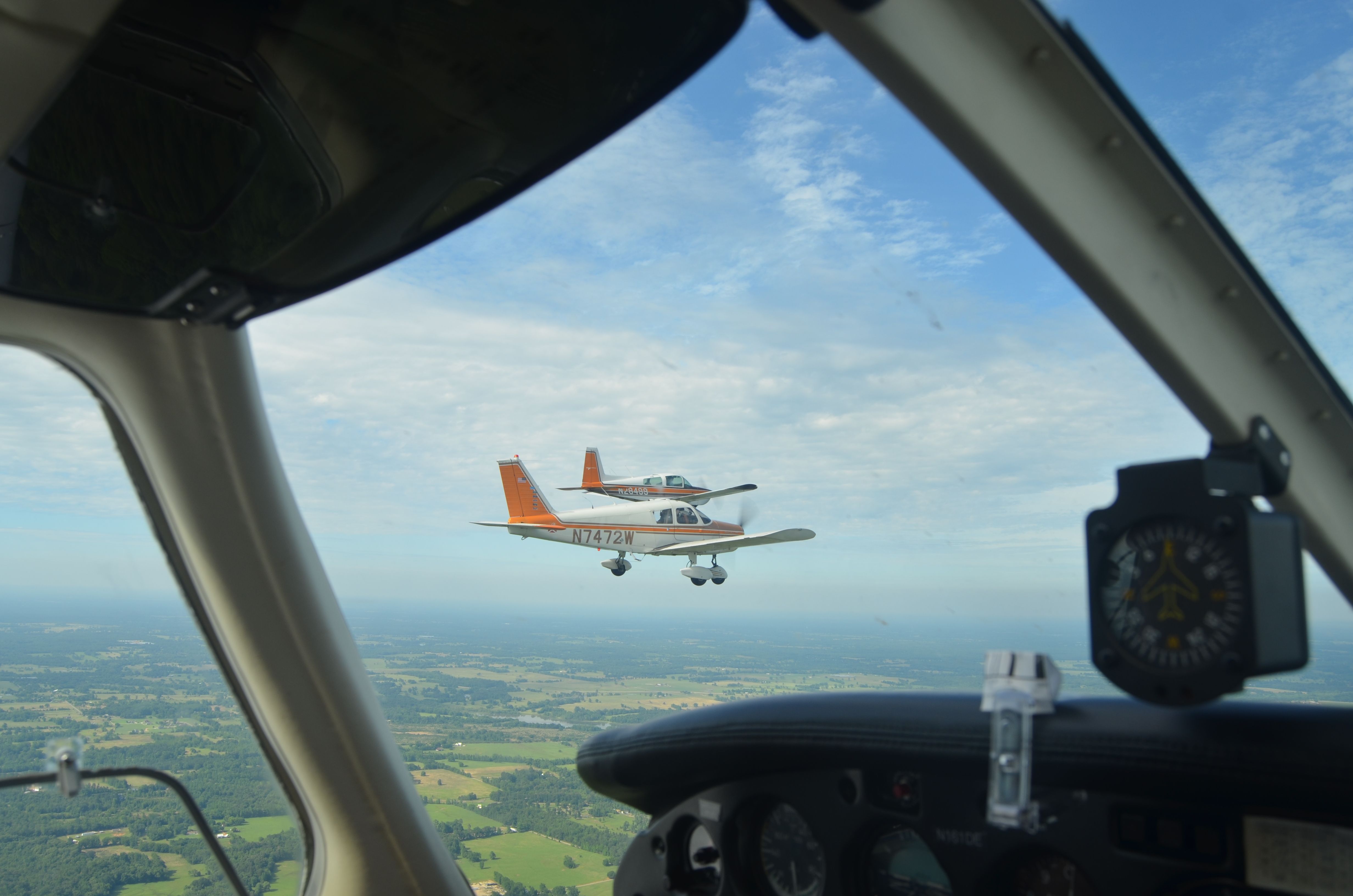 Piper Cherokee (N7472W) - Formation flight with N7472W and N28499