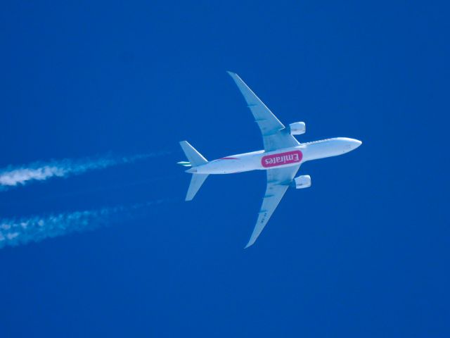 BOEING 777-200LR (A6-EWI) - UAE78FHbr /DXB-IAHbr /10/11/22