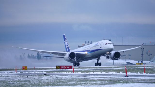 Boeing 787-9 Dreamliner (JA890A) - ANA9399 on rotation from Rwy 16R beginning its delivery flight to HND/RJTT on 12.9.16. (ln 509 / cn 34500).