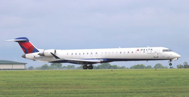 Canadair Regional Jet CRJ-900 (N689CA) - Skywest 4146 departing Lexington's Bluegrass Airport for Minneapolis, MN KMSP.