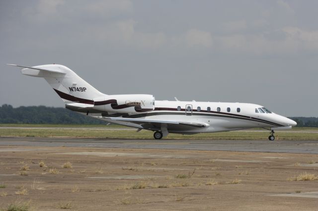 Cessna Citation X (N749P) - Citation X departing KMLU.