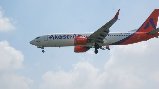 Boeing 737-700 (VT-YAB)