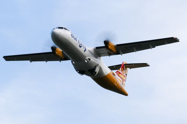 Aerospatiale ATR-72-600 (G-OATR) - GR671 cleans the gear away departing from 23L on the return to Guernsey