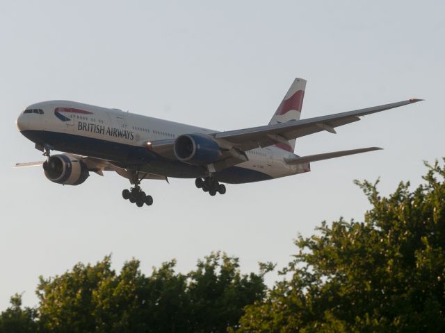 Boeing 777-200 (G-YMMI) - Late evening arrival for SpeedBird 193 4/8/2020