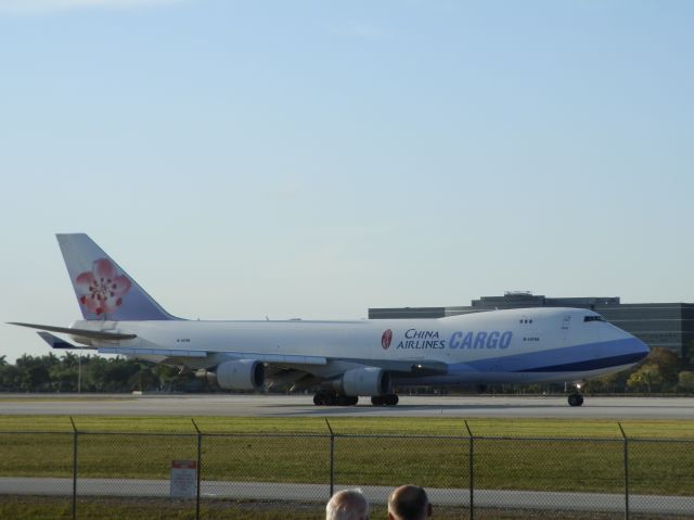 Boeing 747-400 (B-18706)