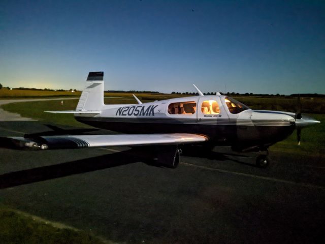 Mooney M-20 (N205MK) - Full moon Mooney