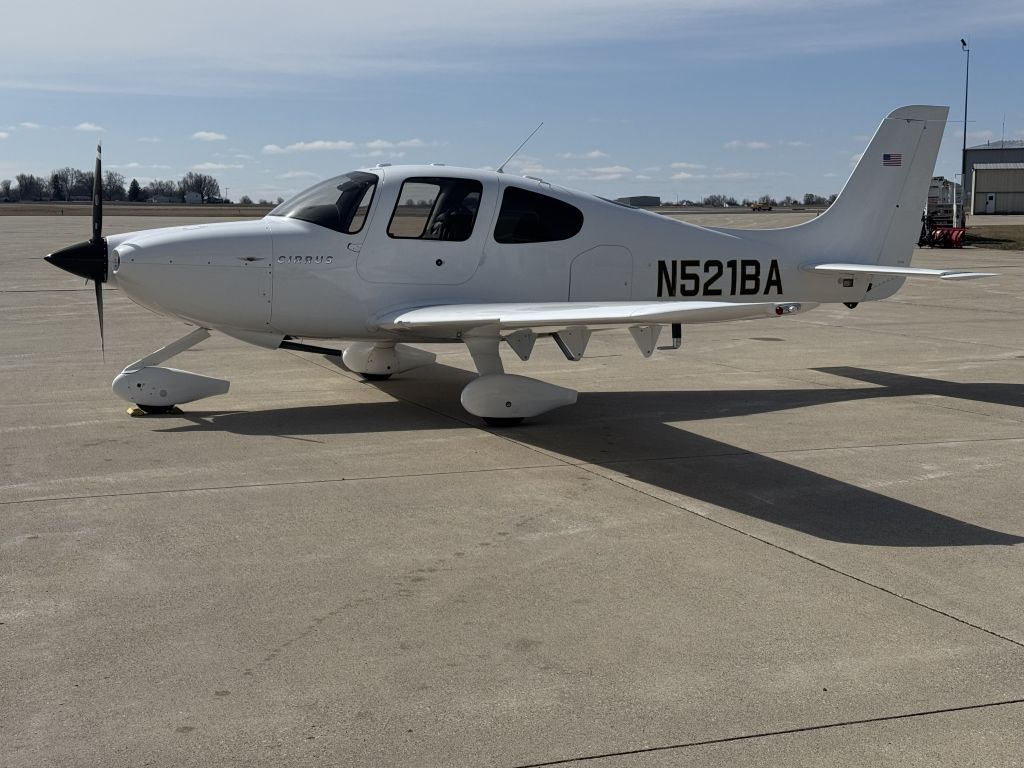Cirrus SR-20 (N521BA) - SR20 G2 @ KBMI