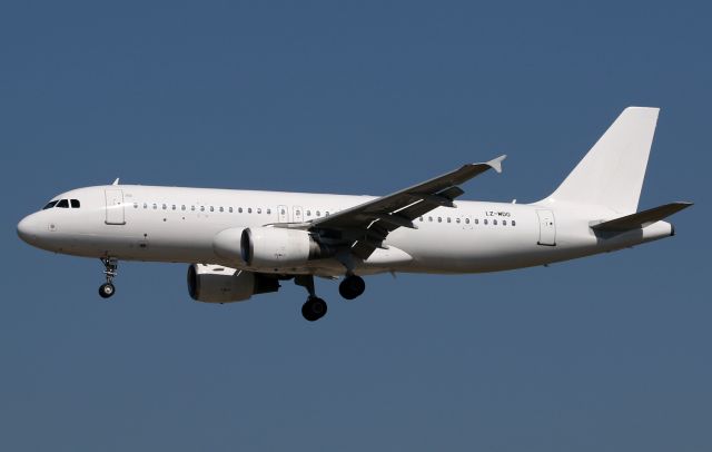 Airbus A320 (LZ-MDO)