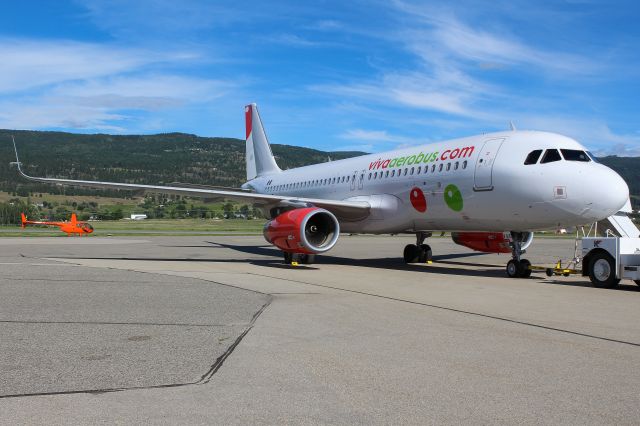 Airbus A320 (XA-VAE)