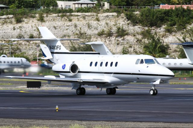 Hawker 800 (N483FG)