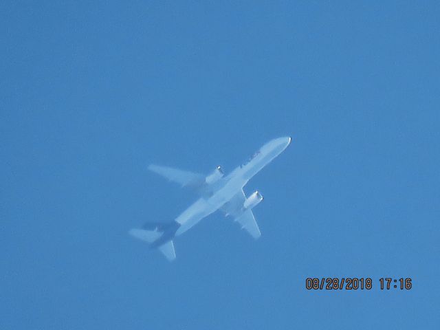 Boeing 757-200 (N933FD)