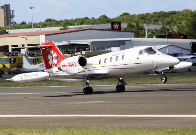 FSC4662 — - Air ambulance HK-4662 departing ST Maarten!