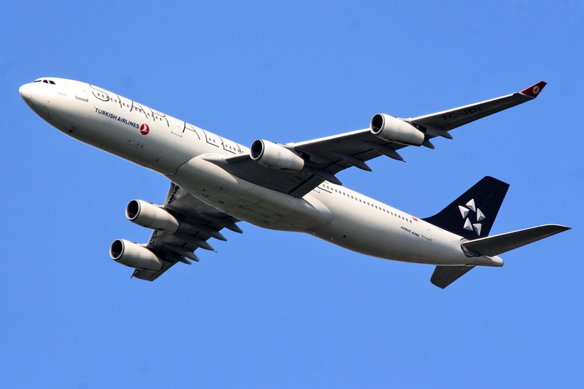 Airbus A330-300 (TC-JDL)