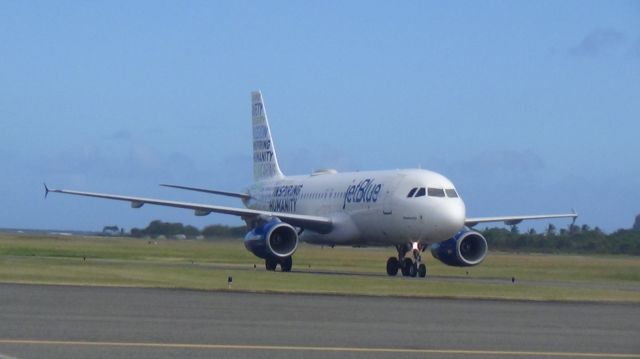 Airbus A320 (N598JB)