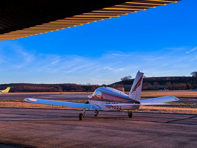 Piper Cherokee (N9489J)