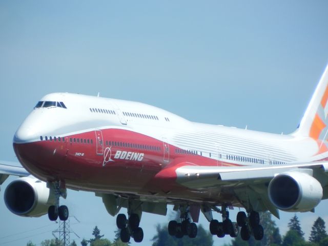 BOEING 747-8 (N6067E)