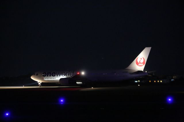 BOEING 767-300 (JA8980) - 03 May 2015:HKD-HND