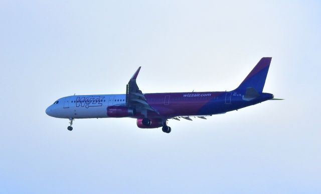 Airbus A321 (HA-LTA) - Spotting EPLB