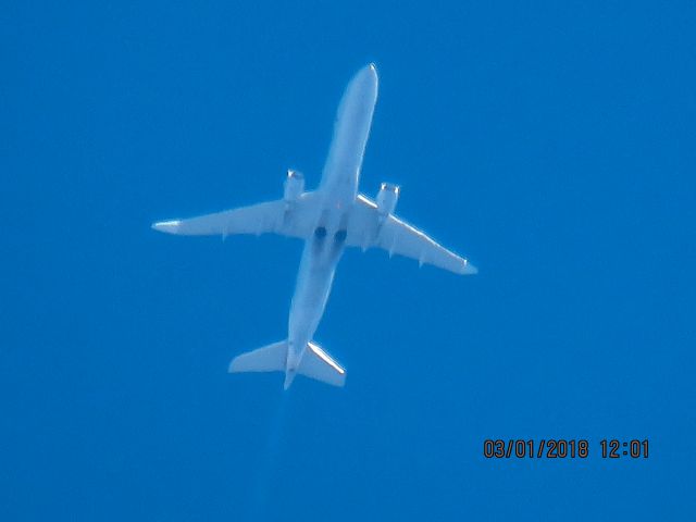 Embraer 175 (N261NN)