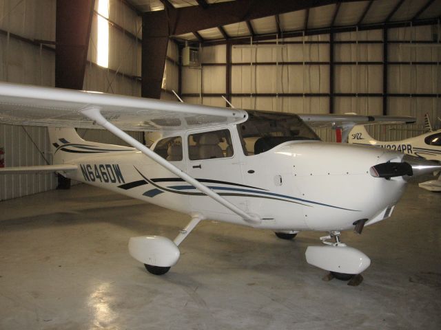 Cessna Skyhawk (N646DW) - Cessna 172-S with G1000 glass cockpit.