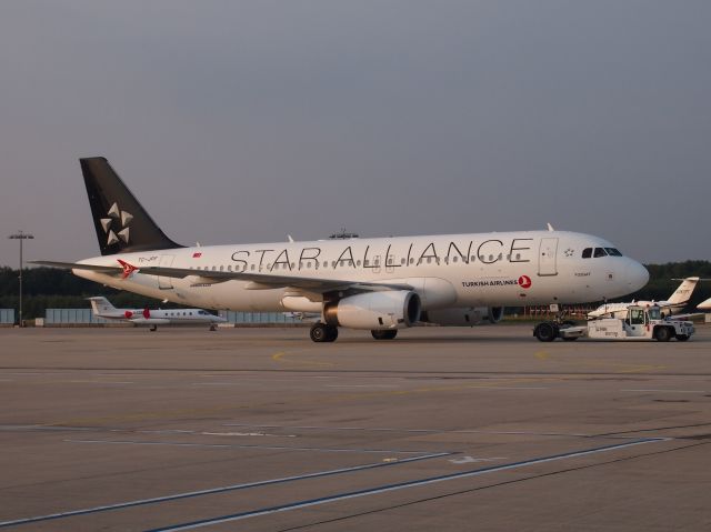 Airbus A320 (TC-JPF)