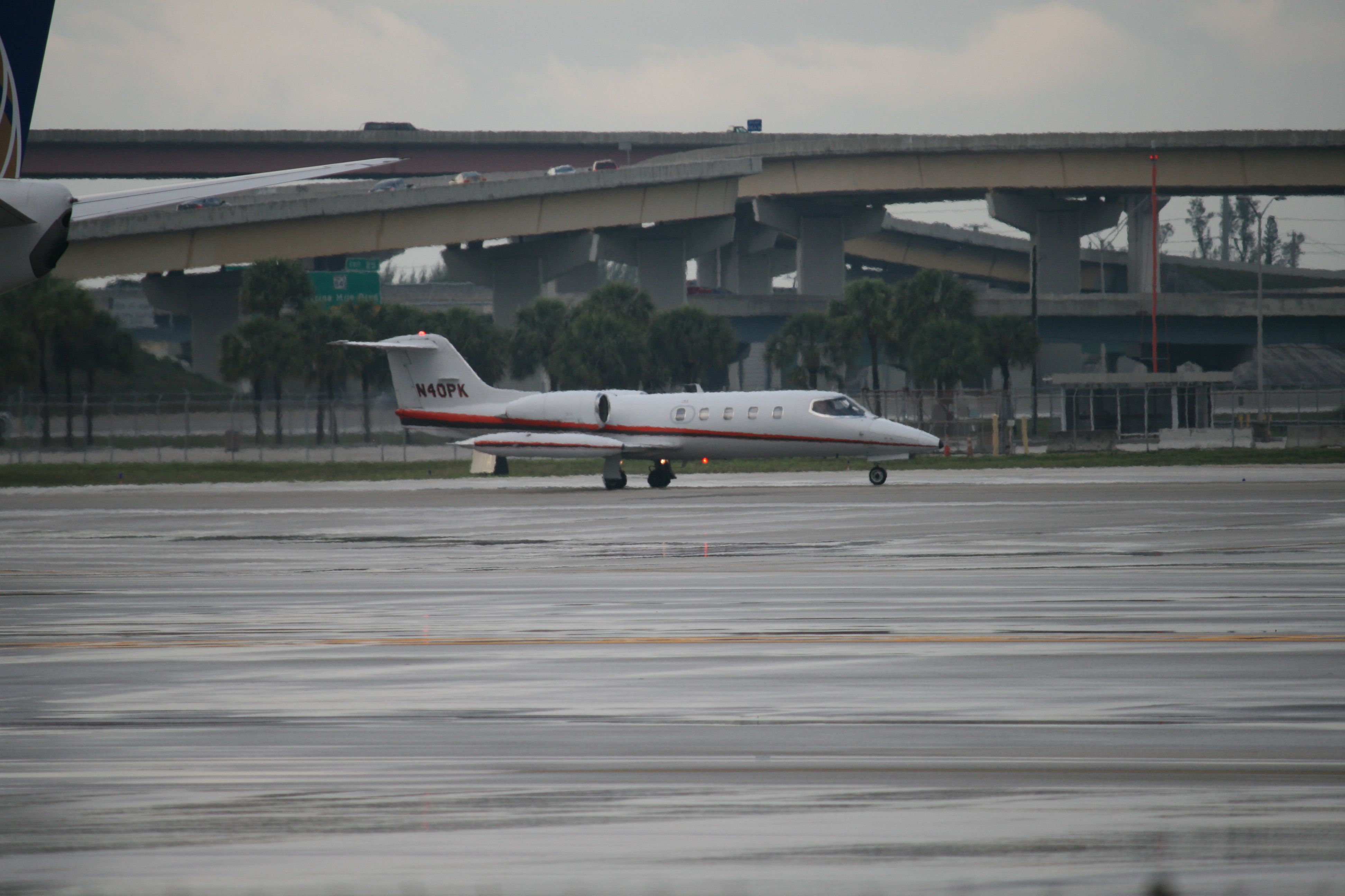 Learjet 35 (N40PK)