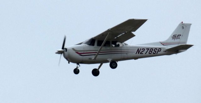 Cessna Skyhawk (N278SP) - About to touch down is this 2003 Cessna 172S Skyhawk SP in the Winter of 2024.