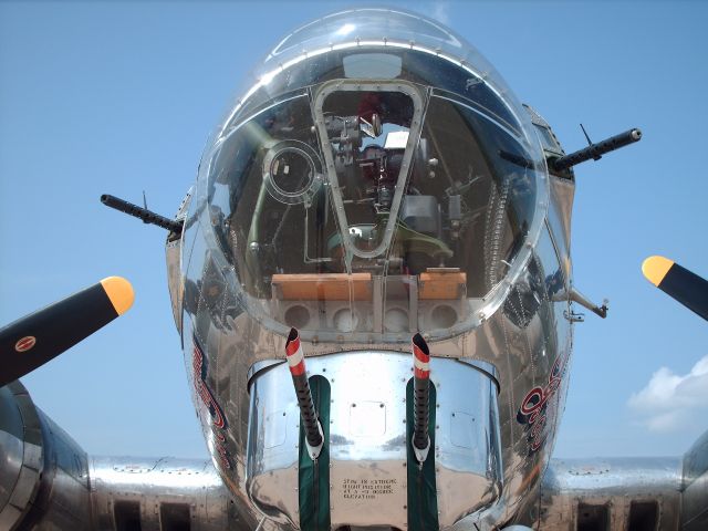 Boeing B-17 Flying Fortress (N9323Z)