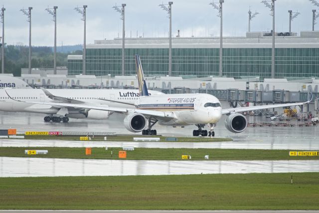 Airbus A350-900 (9V-SME)