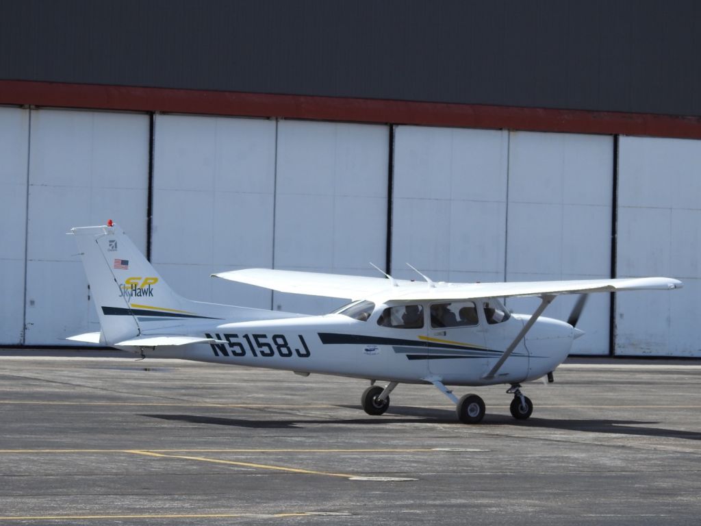 Cessna Skyhawk (N5158J)