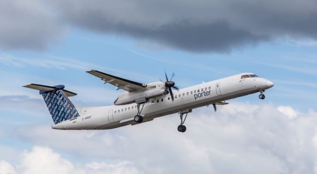 de Havilland Dash 8-400 (C-GKQC)