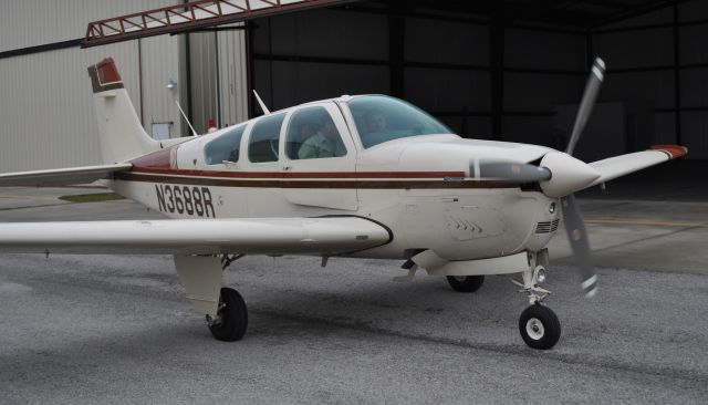 Beechcraft Bonanza (33) (N3688R)