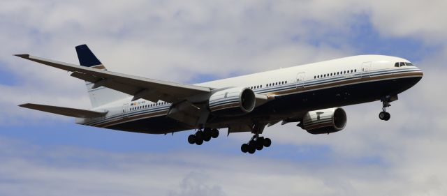 Boeing 777-200 (EC-MUA)