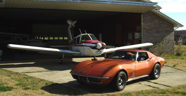 Piper Cherokee (N5741W) - Piper & a Corvette