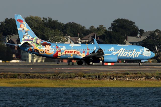 Boeing 737-800 (N537AS) - Alaska 181 to San Diego lined up on 22R