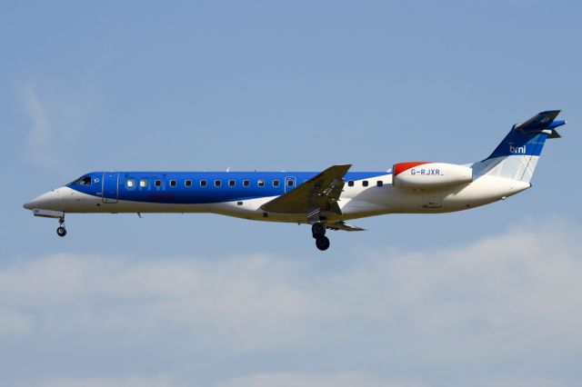 Embraer ERJ-135 (G-RJXR)