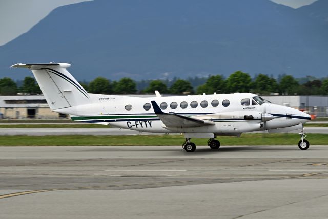 Beechcraft Super King Air 350 (C-FYTY)