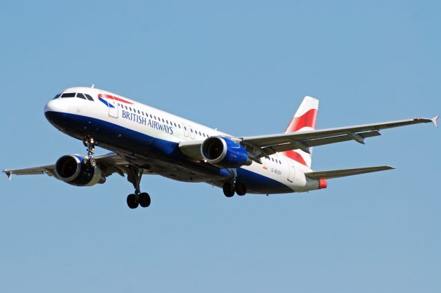 Airbus A320 (G-BUSH) - Myrtle Ave
