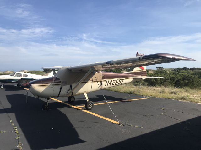 Cessna Skyhawk (N4269F)