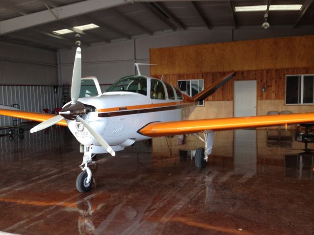 Beechcraft 35 Bonanza (N747BP)