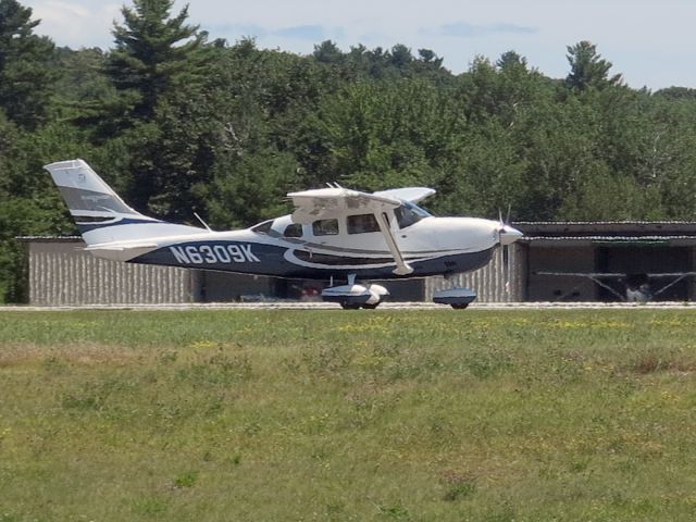 Cessna 206 Stationair (N6309K) - Landing rollout runway 22.