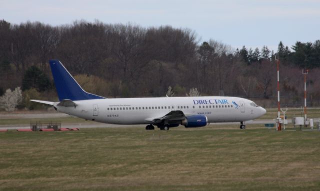 BOEING 737-400 (N279AD)