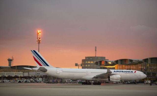 Airbus A340-600 (F-GLZL)