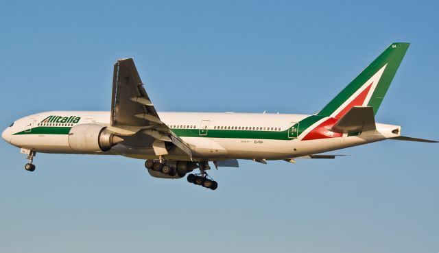 Boeing 777-200 (EI-ISA) - Forza Roma on FlightAware.Com !