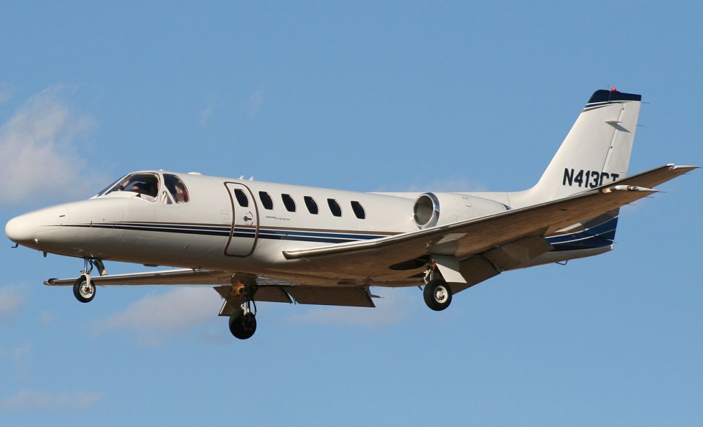 Cessna Citation II (N413CT) - RWY 29.