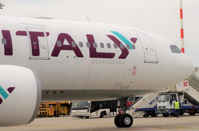 Airbus A330-200 (EI-GGR)