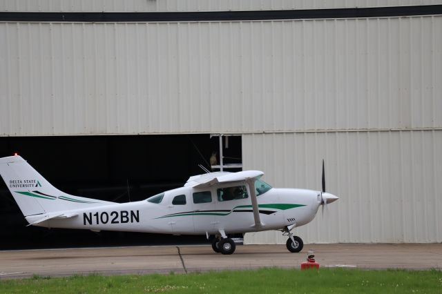 Cessna 206 Stationair (N102BN)